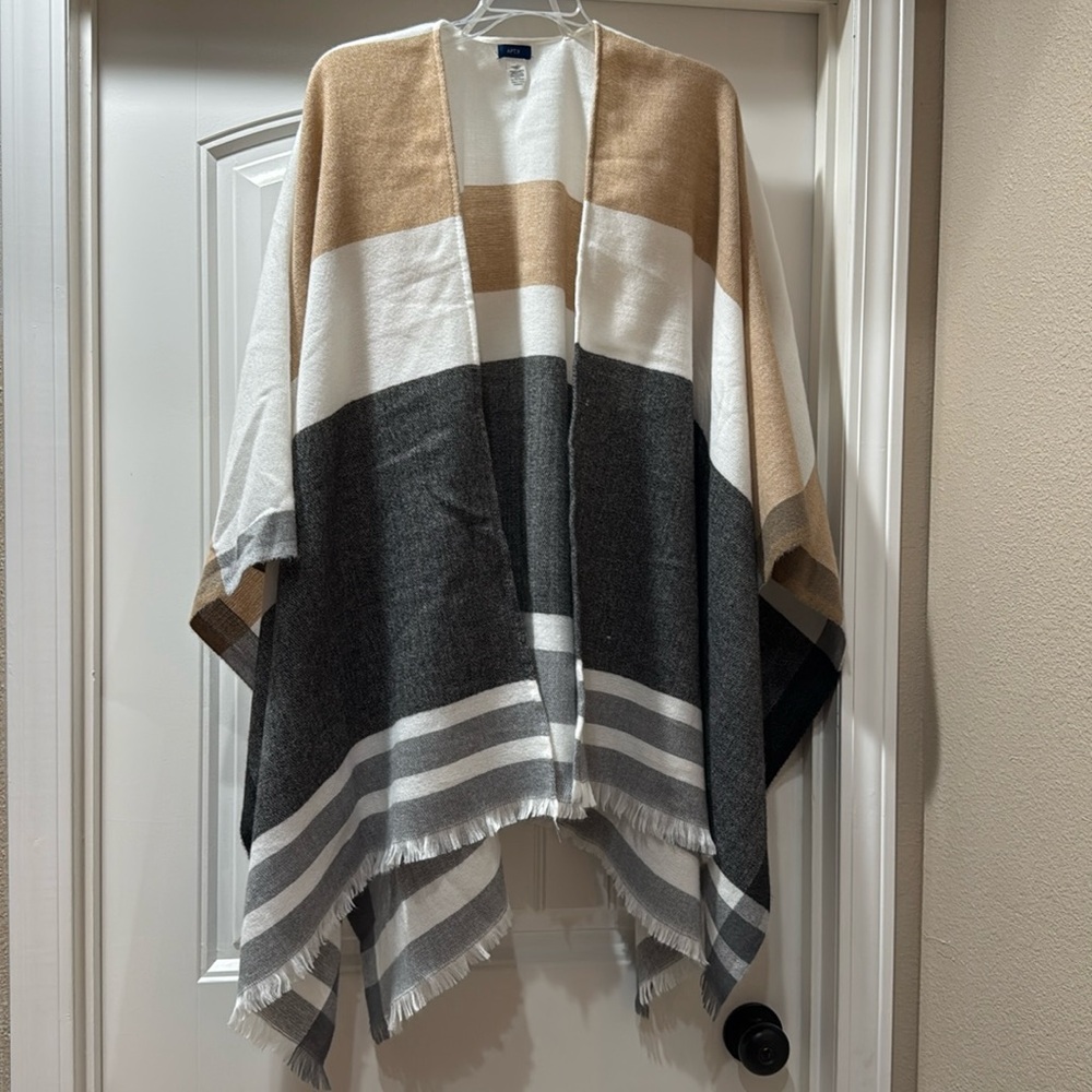Neutral Colored Shaw NWOT
